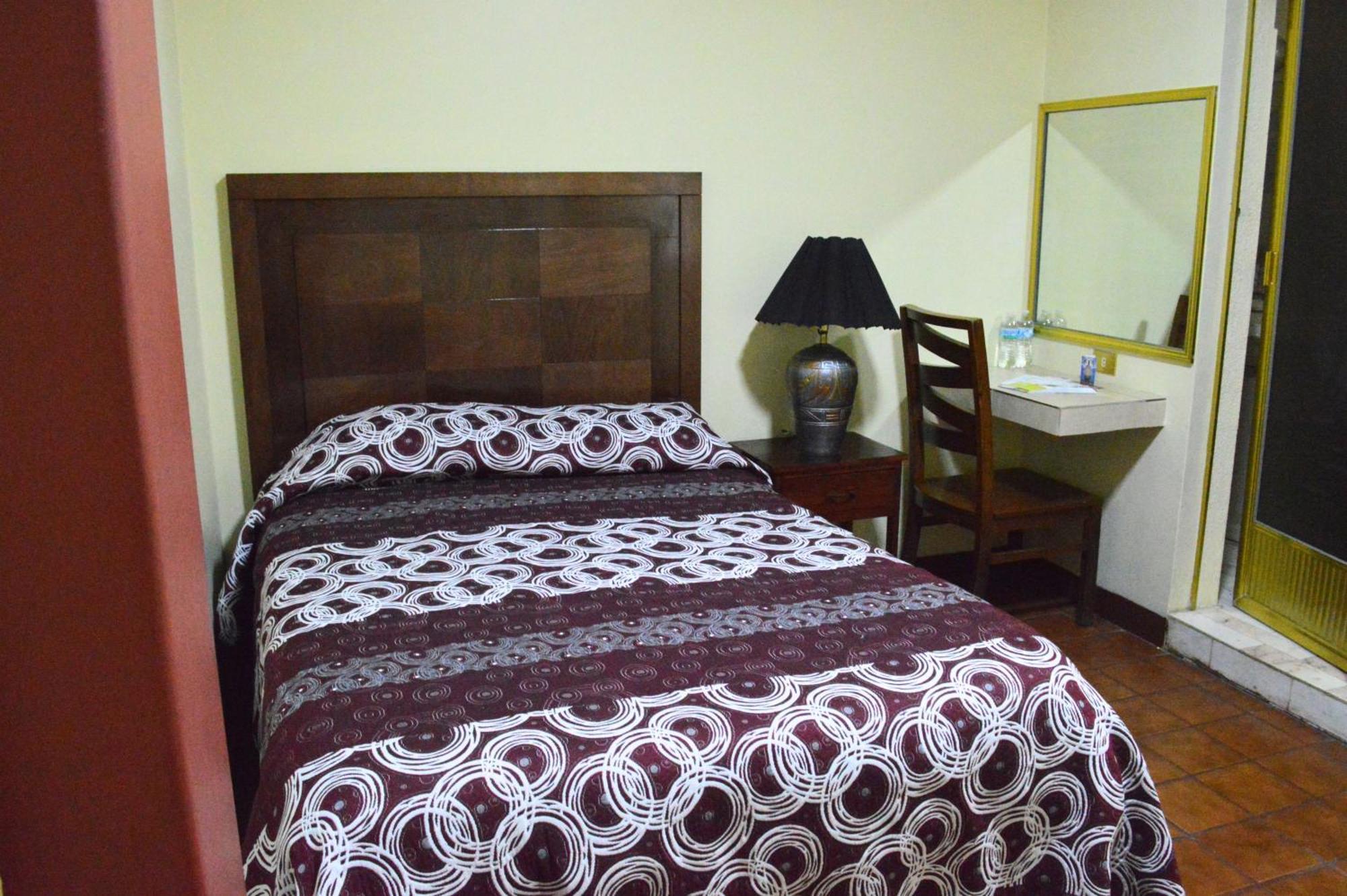 סן חואן דה לוס לאגוס Hotel Topacio מראה חיצוני תמונה